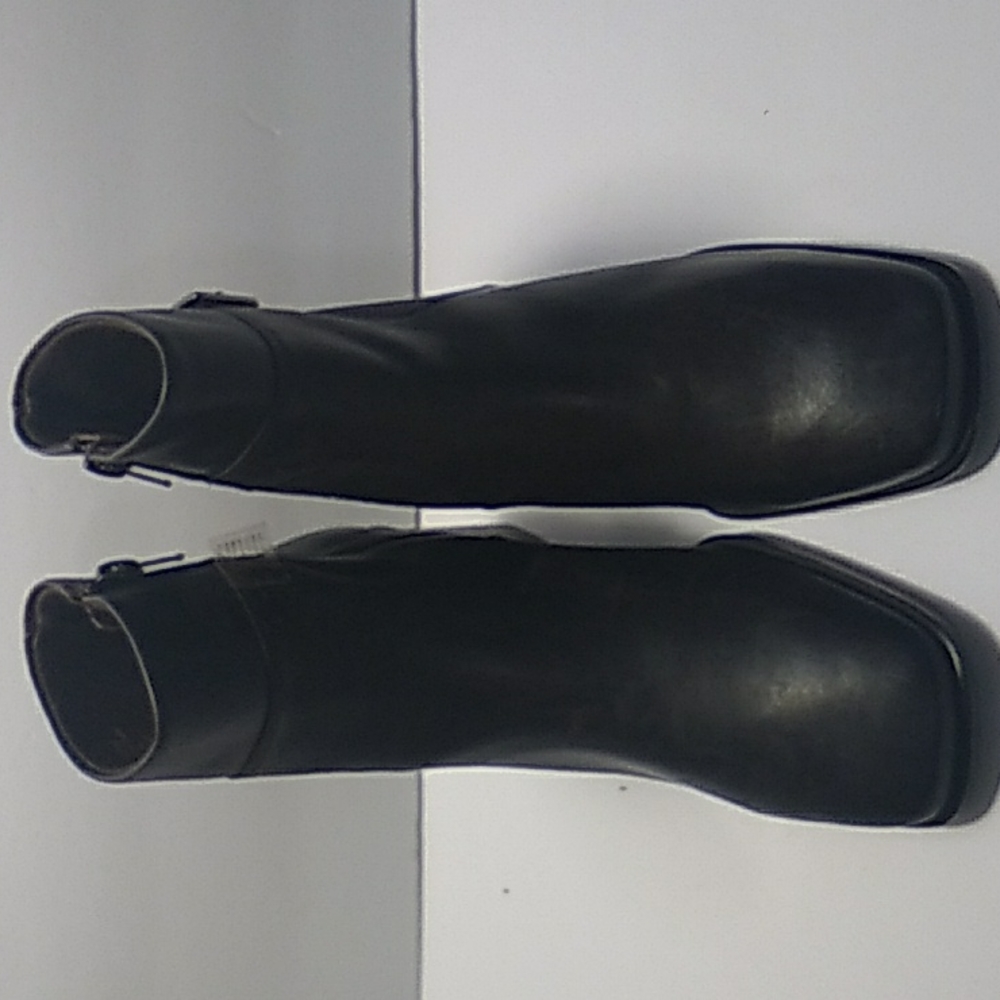 Liz Claiborne Brown ankle boots size 8